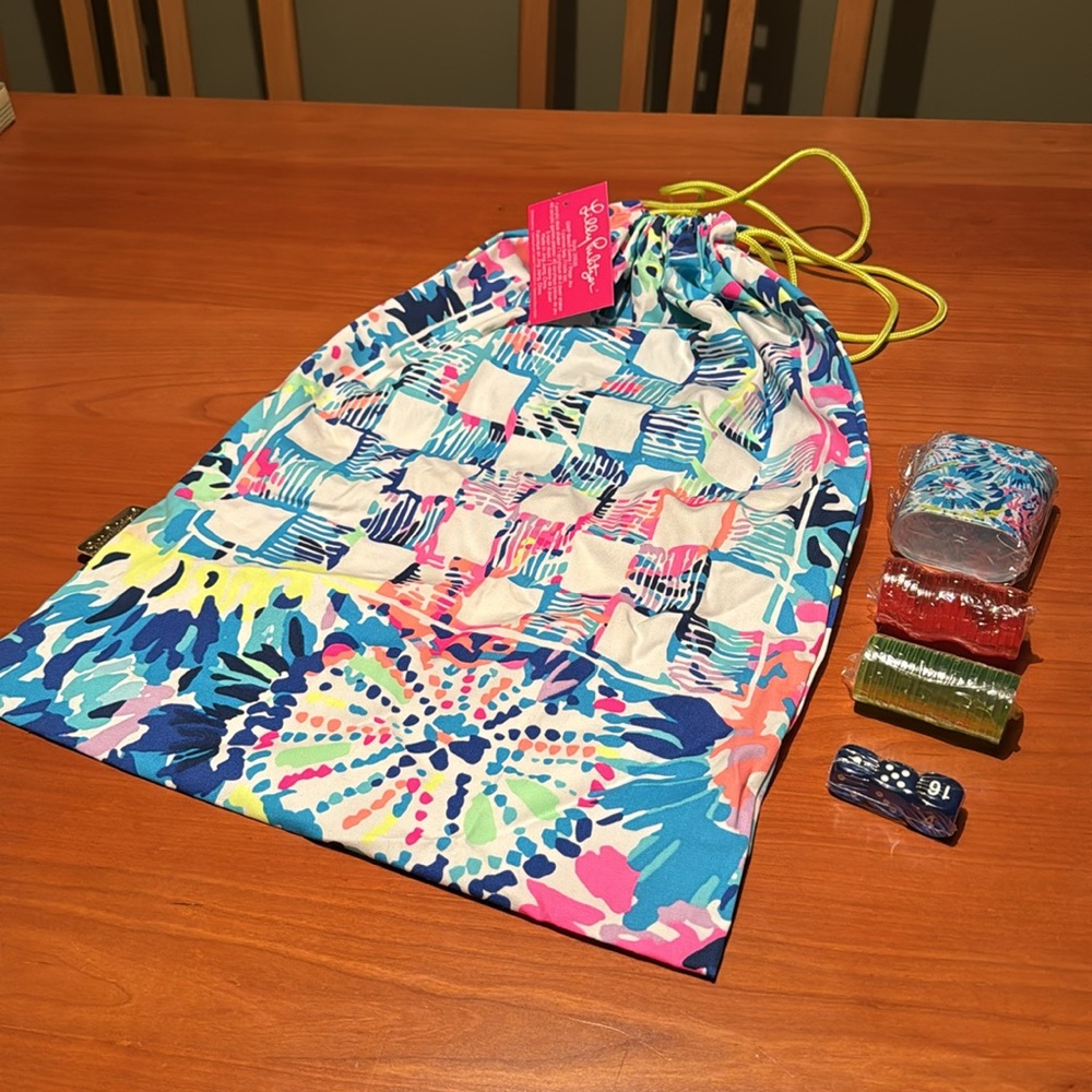 NWT Lilly Pulitzer Beach Game